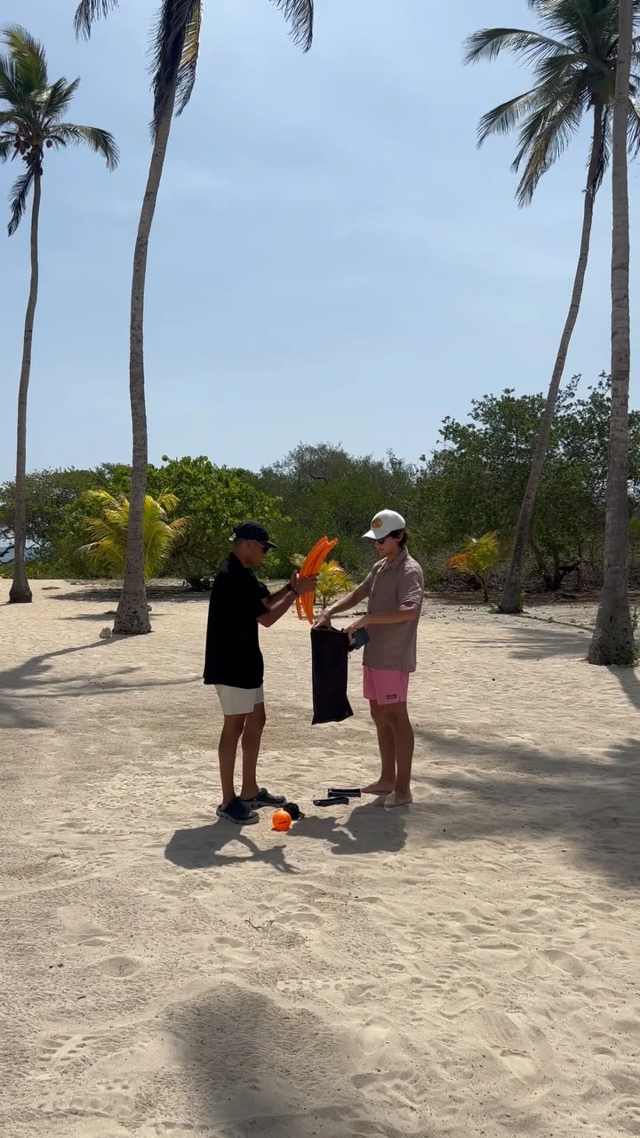 Preparando la próxima ronda en la playa
